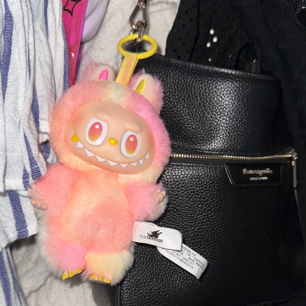 THE MONSTERS Big Into Energy Series Vinyl Plush Pendant Loyalty